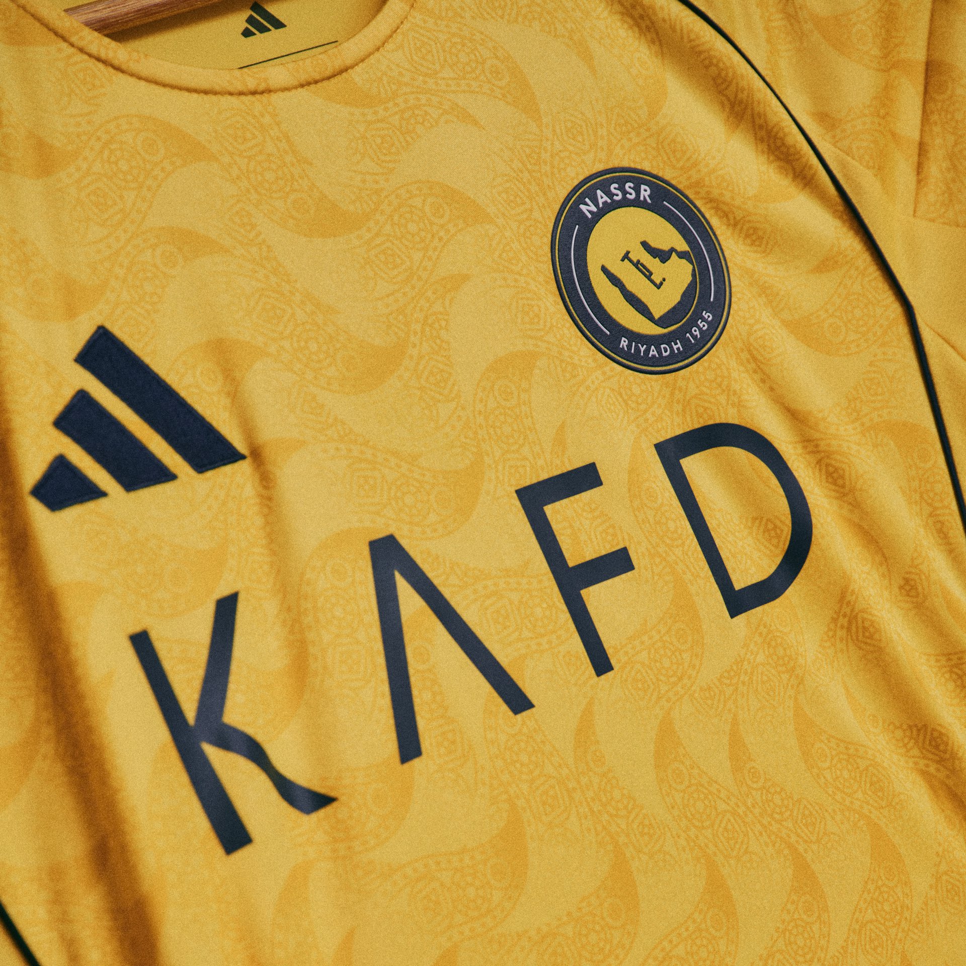 Gynbi_bXAAA-ey6.jfif