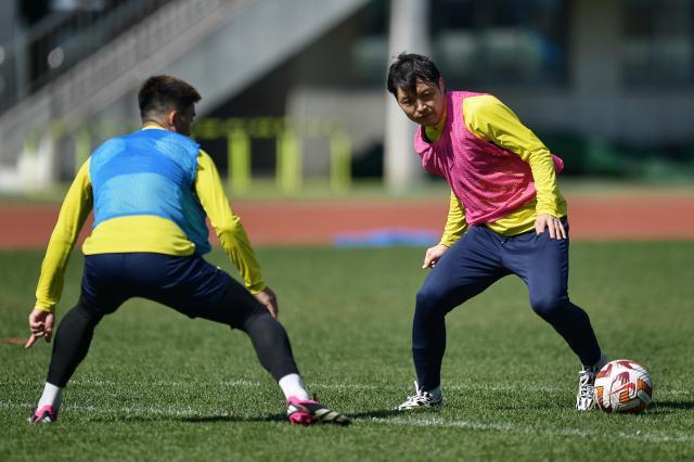 中超转会开窗“开倒车”：试训有玄机 诸侯自动降薪